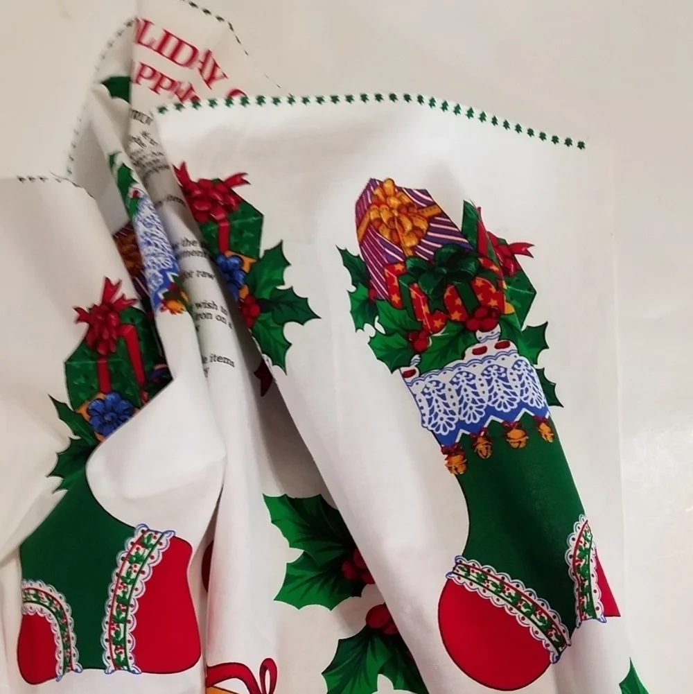 Cranston Print Works Co. Fabric Holiday Gifts Appliques 1 Yard 45